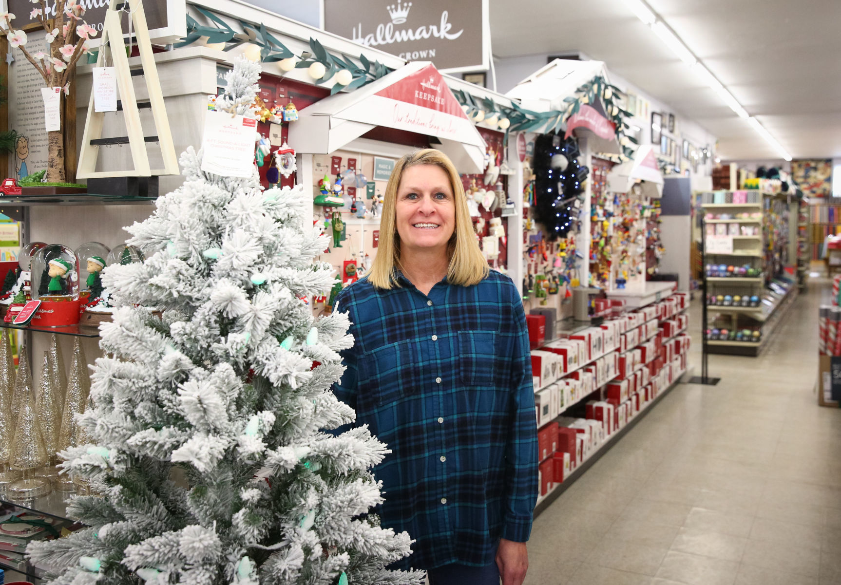 Christmas shopping season - 1